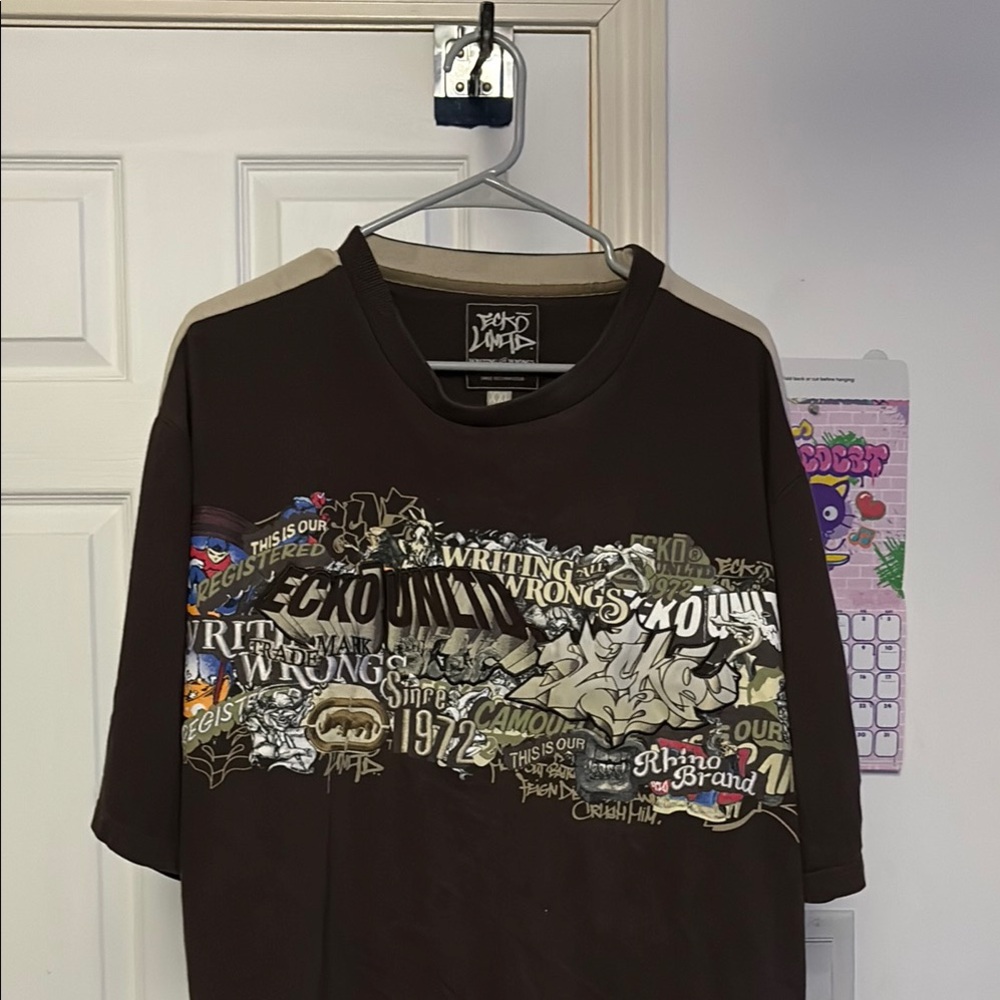 Ecko Unlimited Brown Short Sleeve Tee Street Art Design